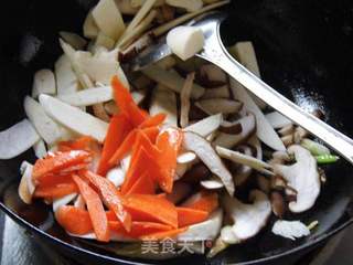 香菇茭白炒肉片的做法步骤:8
