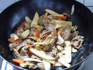 香菇茭白炒肉片的做法步骤:10