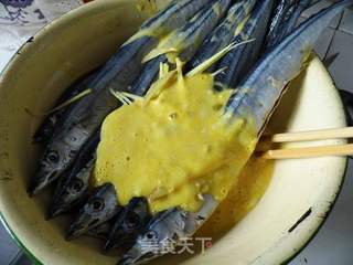 香煎麻辣秋刀鱼的做法步骤:5