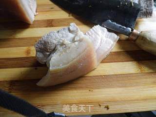豆豉尖椒回锅肉的做法步骤:2