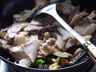 豆豉尖椒回锅肉的做法步骤:9
