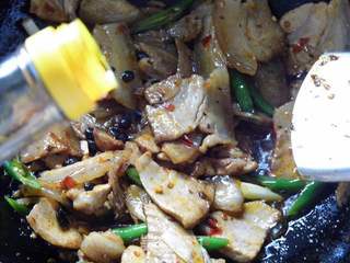 豆豉尖椒回锅肉的做法步骤:10