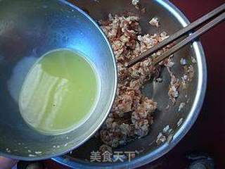 灌汤小笼包的做法步骤:4