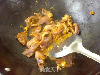 酱香炒猪舌的做法步骤:3