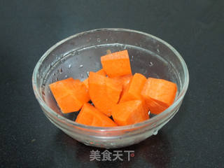 莲藕胡萝卜猪骨汤的做法步骤:4