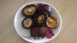 【香菇烧鸭肉】的做法步骤:2