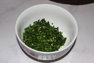 夏吃茄子清热解暑——素馅茄子煎包的做法步骤:2