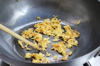 有料馅饼更美味——麻花韭菜馅饼的做法步骤:2