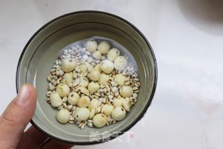 清爽过苦夏——绿豆莲子薏米羹的做法步骤:4