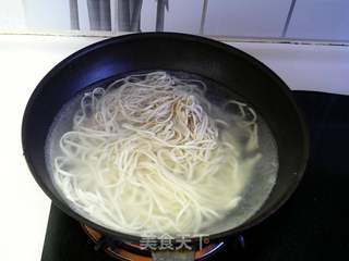 胡萝卜肉丝拌面的做法步骤:9