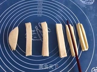 玉米油条的做法步骤:6