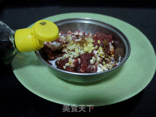 秋葵炒牛肉的做法步骤:4