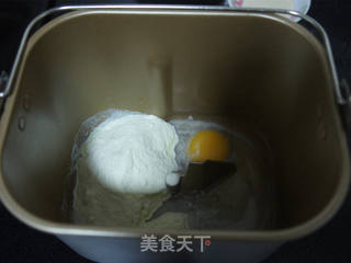 番茄酱肉松面包的做法步骤:2