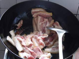 东北酸菜汆白肉的做法步骤:5