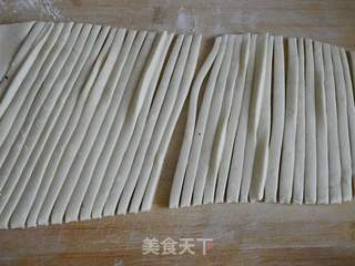 牛肉拉条子的做法步骤:2