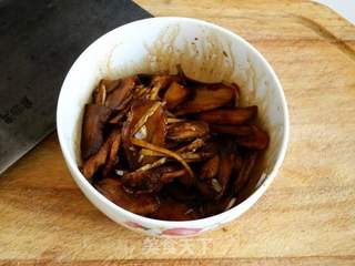 胡萝卜鸡肉焖饭的做法步骤:2