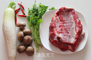 牛肉火锅的做法步骤：1