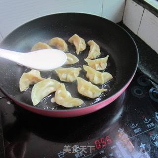 香脆锅贴的做法步骤：6