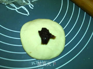 豆沙枣泥寿桃的做法步骤:6