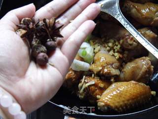 杏鲍菇黄焖鸡翅的做法步骤:8