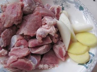 简单小菜---贴骨肉炖冬瓜的做法步骤：2