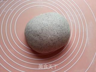 黑芝麻馒头卷的做法步骤:6