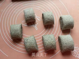 黑芝麻馒头卷的做法步骤:15