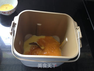 南瓜面包卷的做法步骤：1