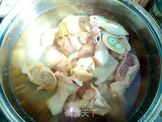 小鸡炖蘑菇的做法步骤:4