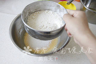 彩虹奶油裱花生日蛋糕的做法步骤:6