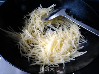 醋溜土豆丝的做法步骤:6