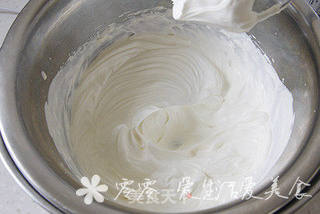 彩虹奶油裱花生日蛋糕的做法步骤:13