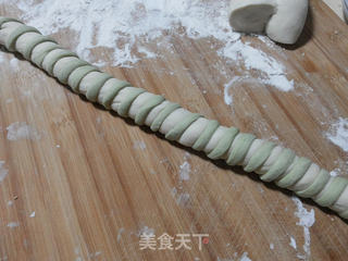 白菜猪肉水饺的做法步骤:12