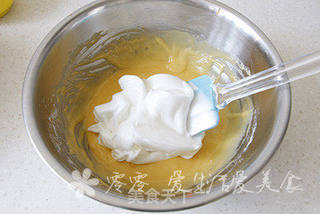 彩虹奶油裱花生日蛋糕的做法步骤:8