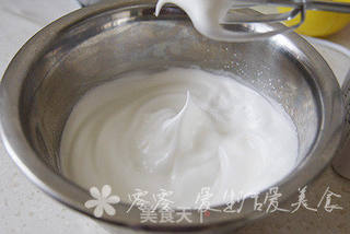 彩虹奶油裱花生日蛋糕的做法步骤:7