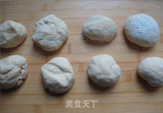 蓝莓果酱牛奶排包的做法步骤:8