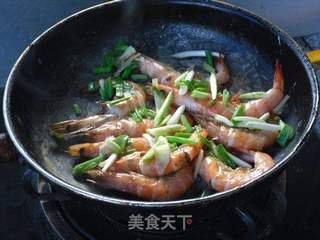 盐煎虾的做法步骤：8