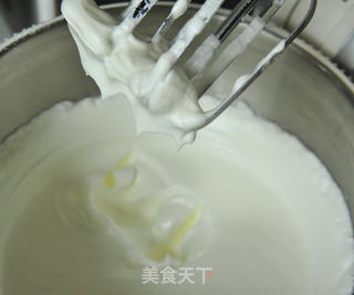 像云朵一样柔软的蛋糕【香橙乳酪烫面戚风】的做法步骤:5