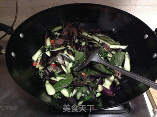 无辣不欢-----------湖南薰肠炒红菜苔的做法步骤:5
