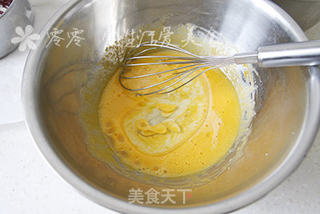 红丝绒奶油夹心蛋糕的做法步骤:3