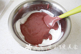 红丝绒奶油夹心蛋糕的做法步骤:8