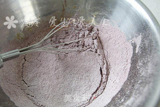 红丝绒奶油夹心蛋糕的做法步骤:4