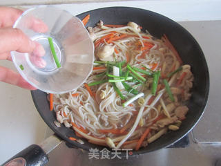 肉丝炒米粉的做法步骤:10
