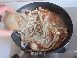 肉丝炒米粉的做法步骤:9