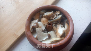 汽锅鸡(天麻汽锅鸡)——云南的特色菜的做法步骤:3