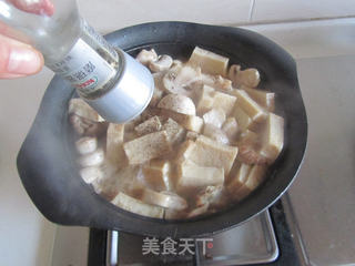 鸡肉口蘑豆腐的做法步骤:8