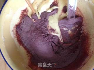 红丝绒蛋糕卷的做法步骤:12