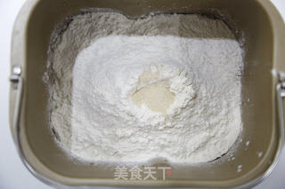 草莓干面包(超级好吃的一键式面包)的做法步骤:3