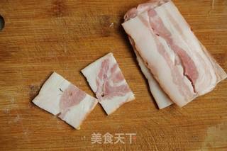 【荷美尔18般美味,“宴”惊四座】鲍汁培根炒圆白菜的做法步骤:2