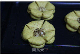 麸皮核桃花朵包的做法步骤:7